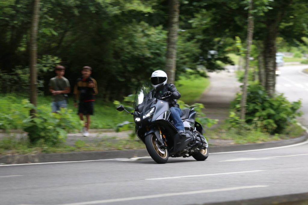 Yamaha TMAX 560. O vídeo 1 Yamaha TMAX 560 Tech Max
