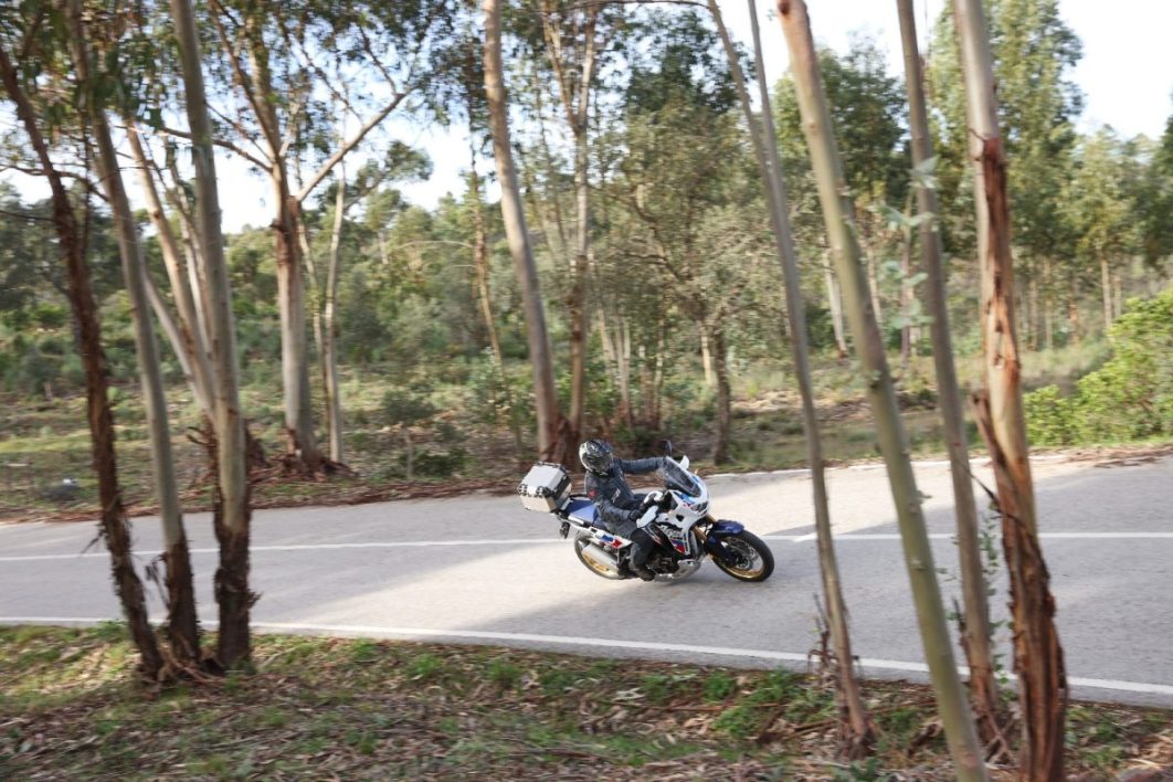 Honda Africa Twin Adventure Sports. Duas polegadas de revolução 2 Honda Africa Twin Adventure Sports