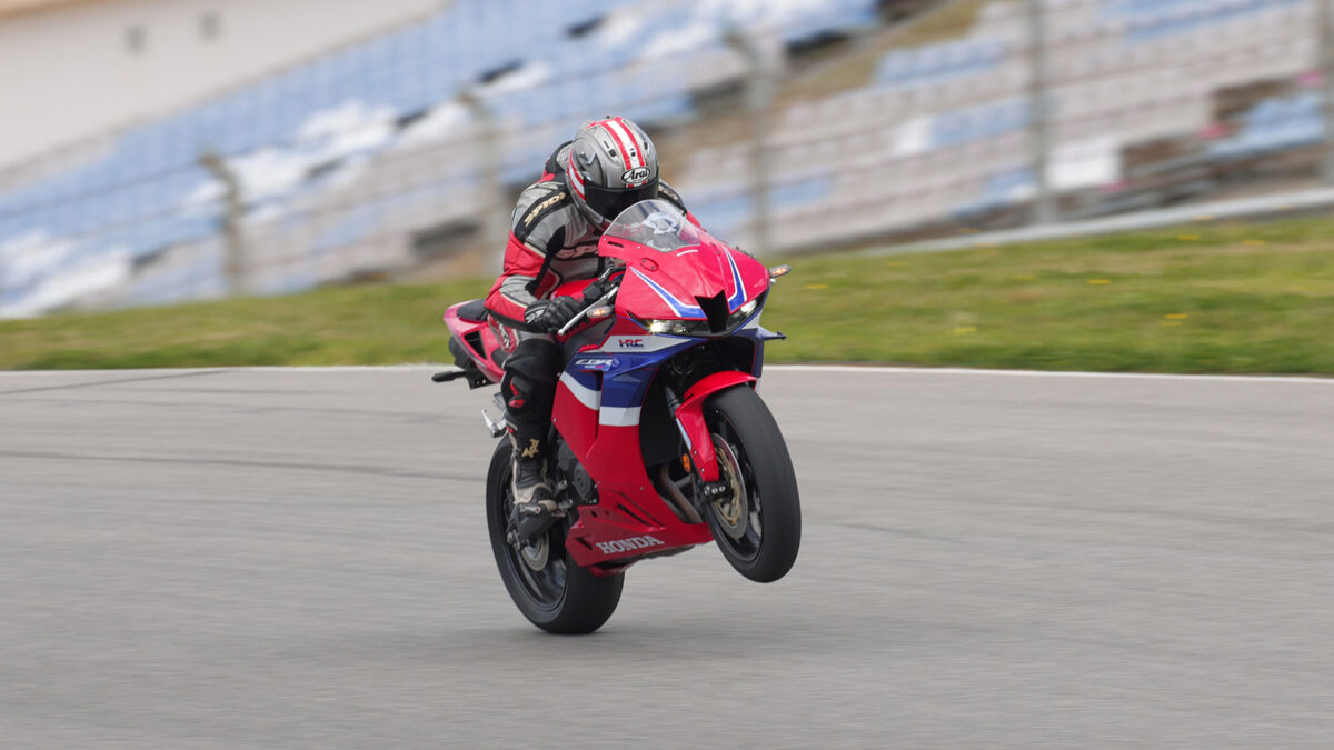 Honda CBR600RR. O vídeo 1 Honda CBR600RR