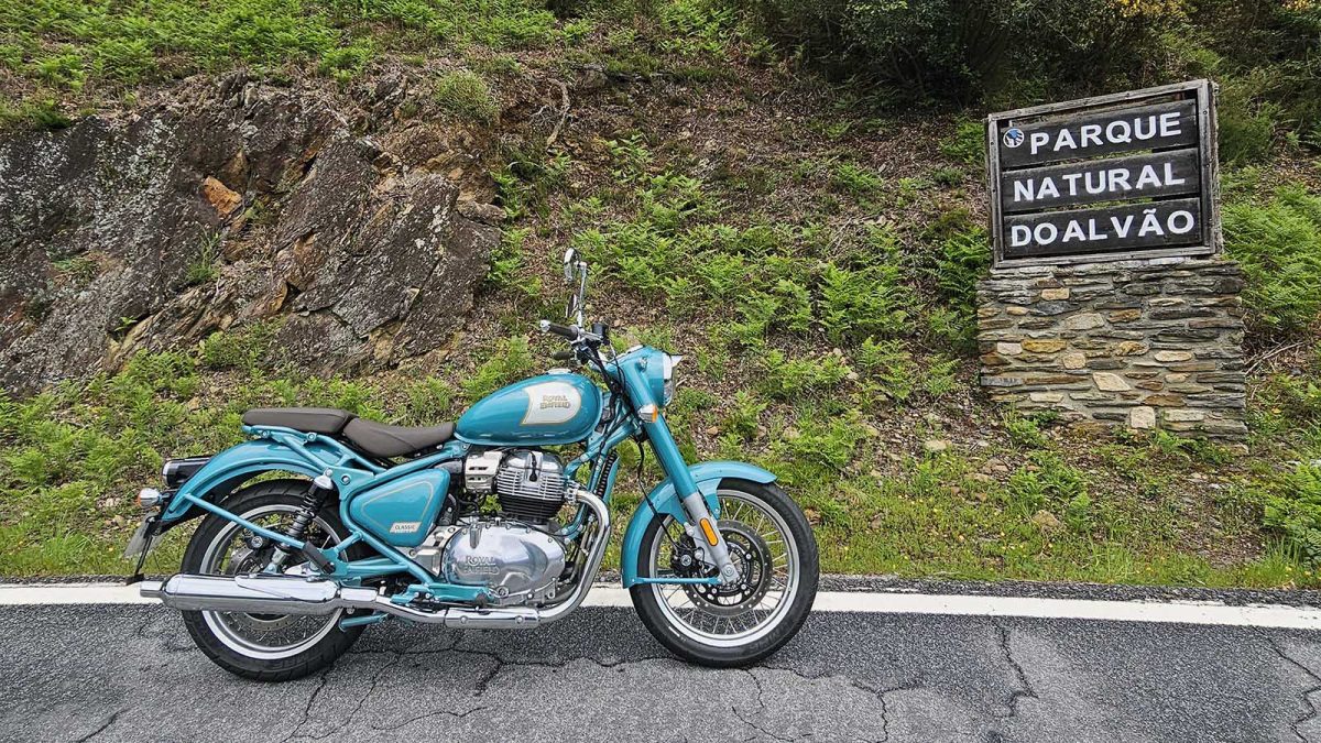 Royal Enfield Classic 650. Nostalgia de Lés-a-Lés 18 Royal Enfield Classic 650