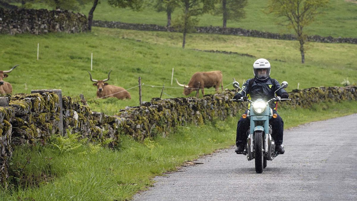 Royal Enfield Classic 650. Nostalgia de Lés-a-Lés 20 Royal Enfield Classic 650