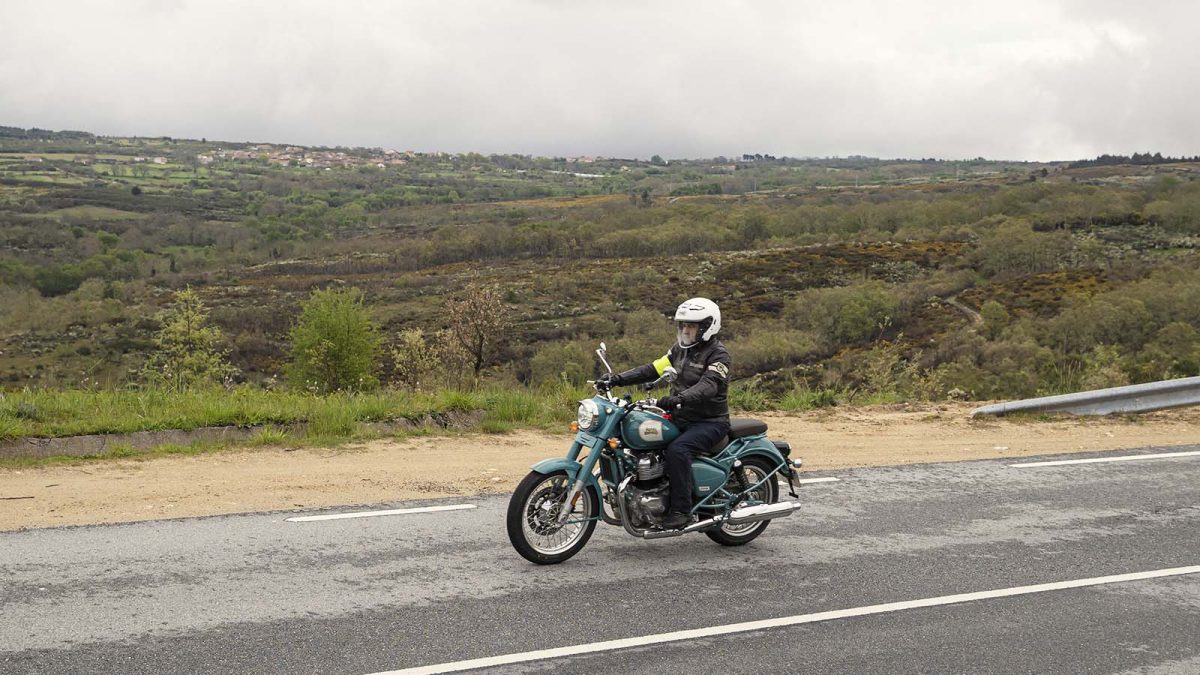 Royal Enfield Classic 650. Nostalgia de Lés-a-Lés 19 Royal Enfield Classic 650