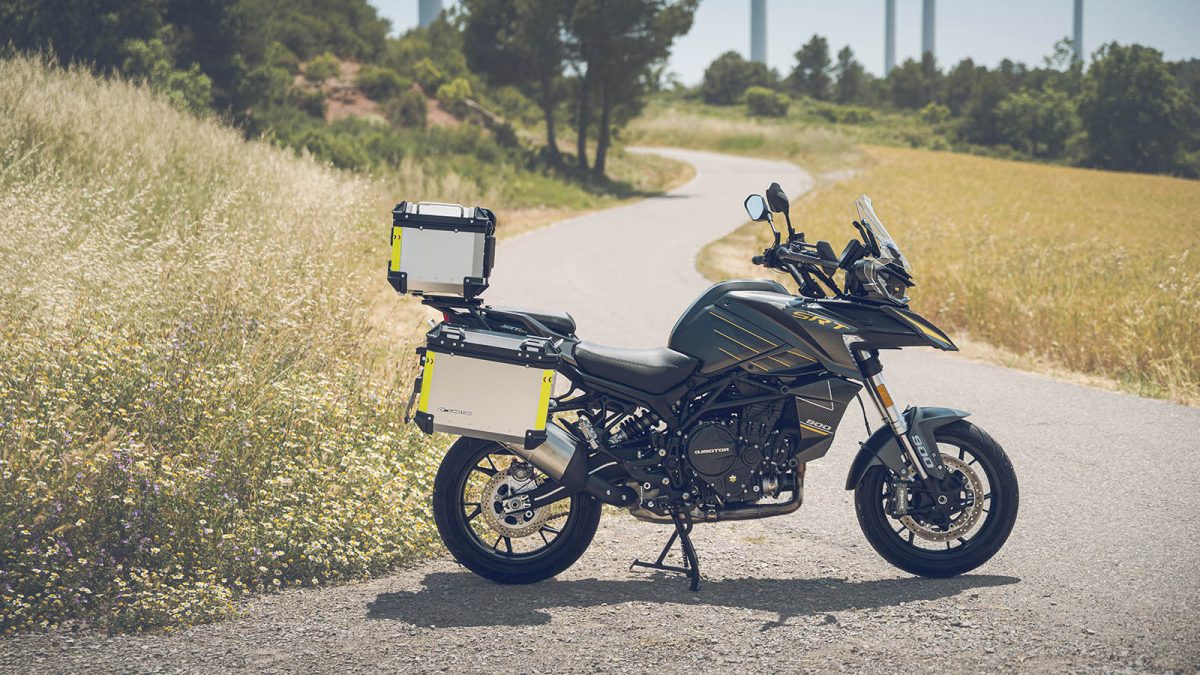 QJMOTOR SRT 900 