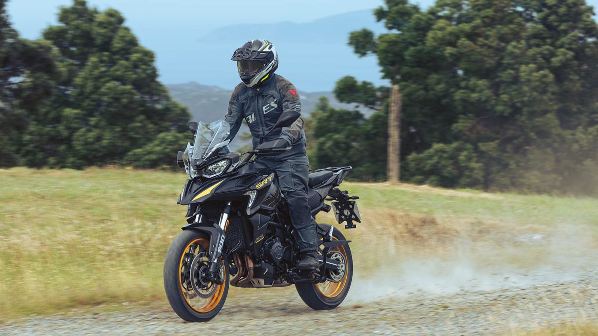 QJMOTOR SRT 900 SX