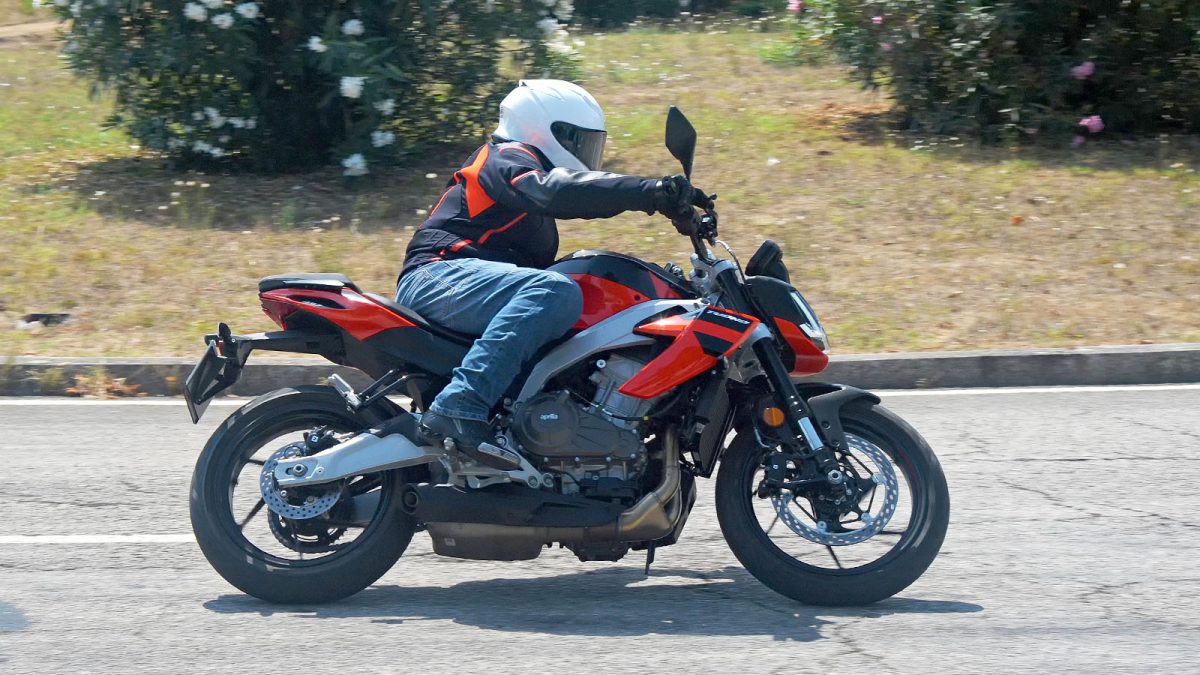 Aprilia Tuono 457