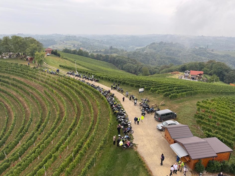 3 mulheres em 3 motos 2.o dia Mototour 02 - MotoX