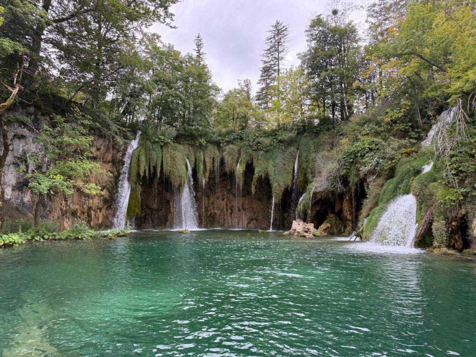 3 mulheres em 3 motos Lagos Plitvice 6 - MotoX