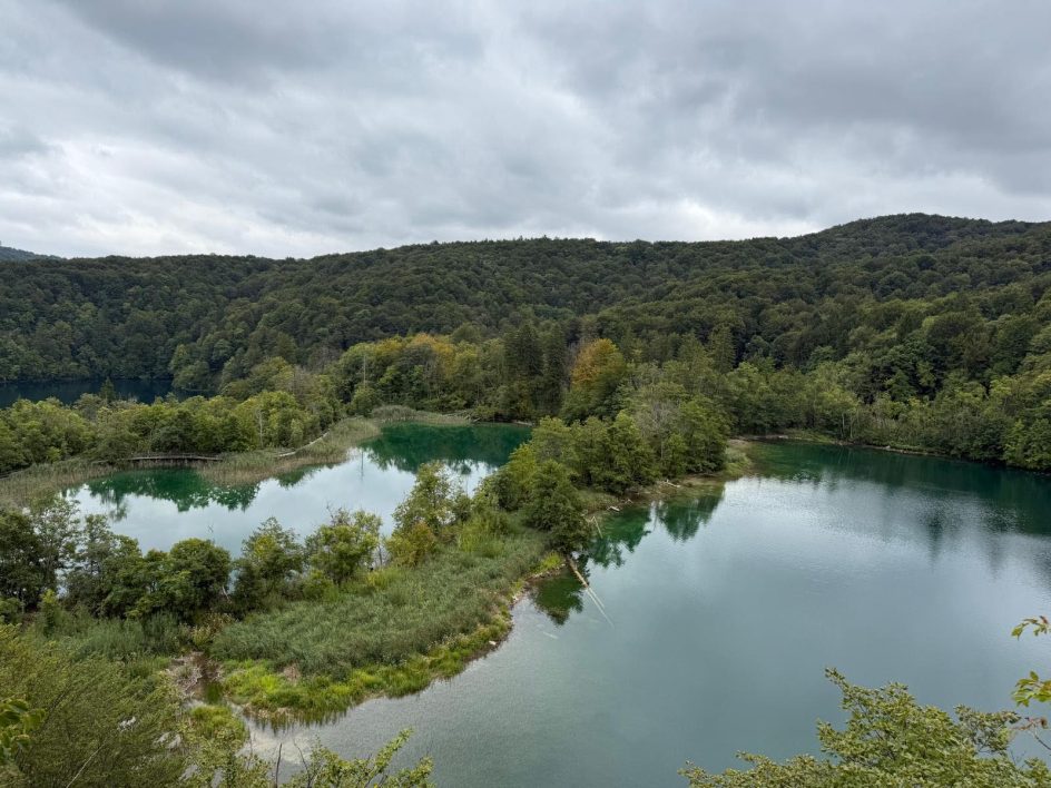 3 mulheres em 3 motos Lagos Plitvice 92 - MotoX