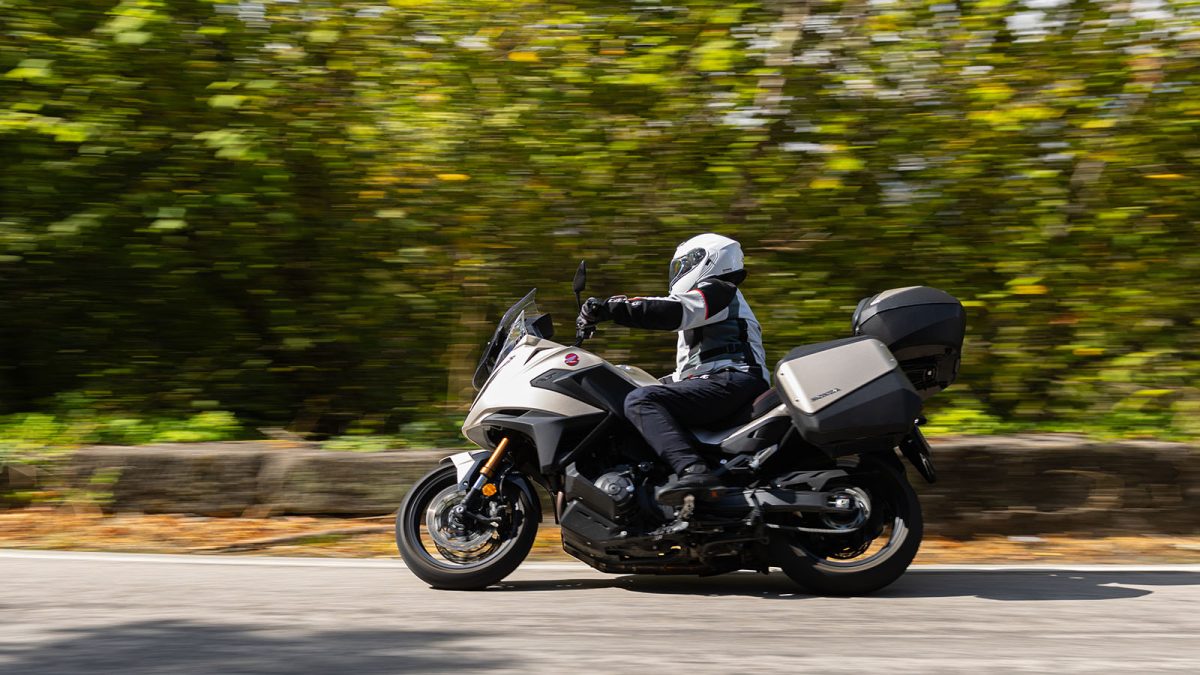 Honda NT1100. Essência de verdadeira turística 29 Honda NT1100