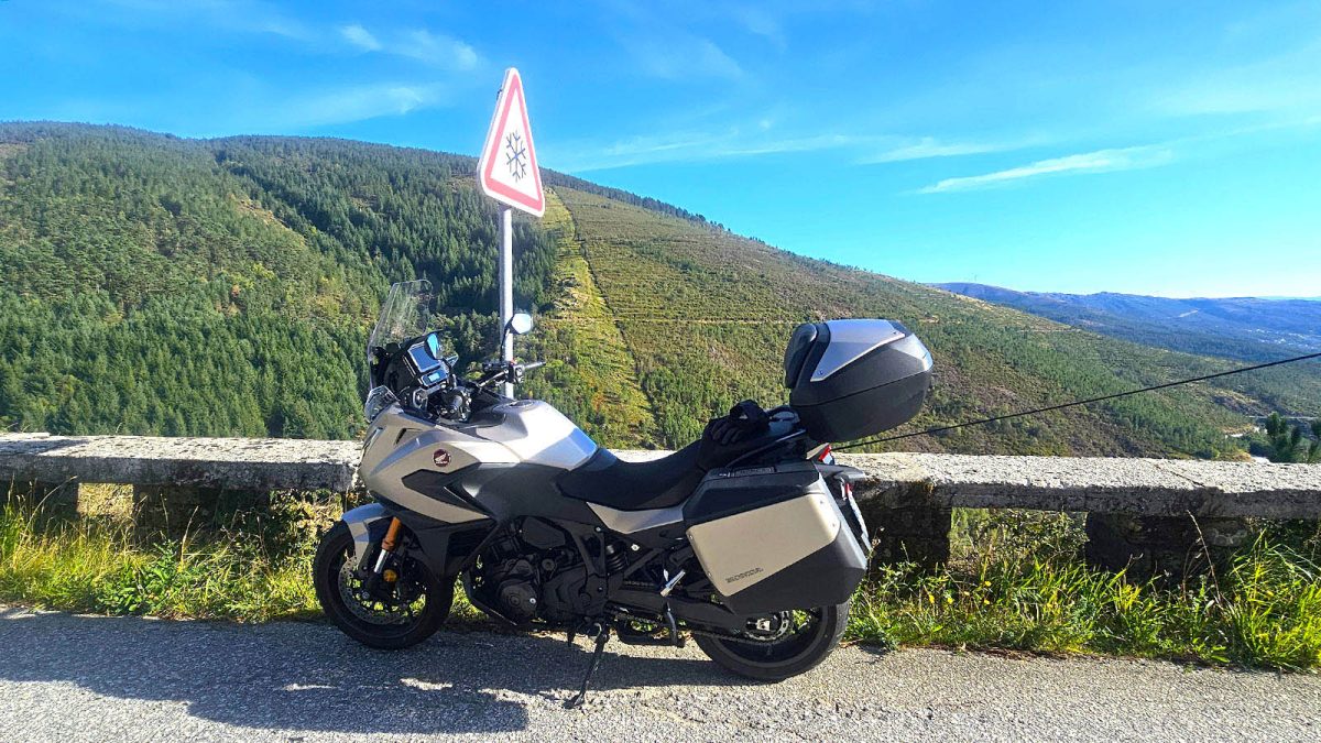 Honda NT1100. Essência de verdadeira turística 8 Honda NT1100