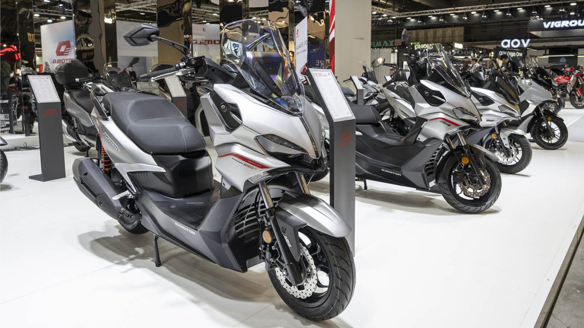QJMOTOR na EICMA 2025