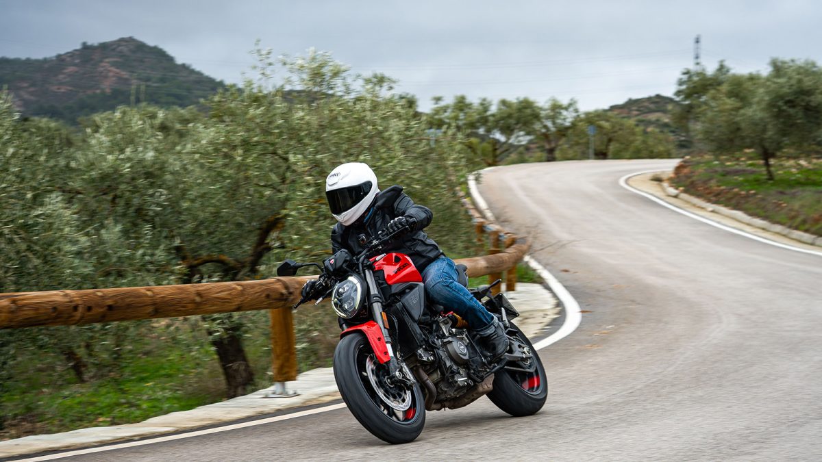 Ducati Monster V2 Paulo Ribeiro 69 1 - MotoX