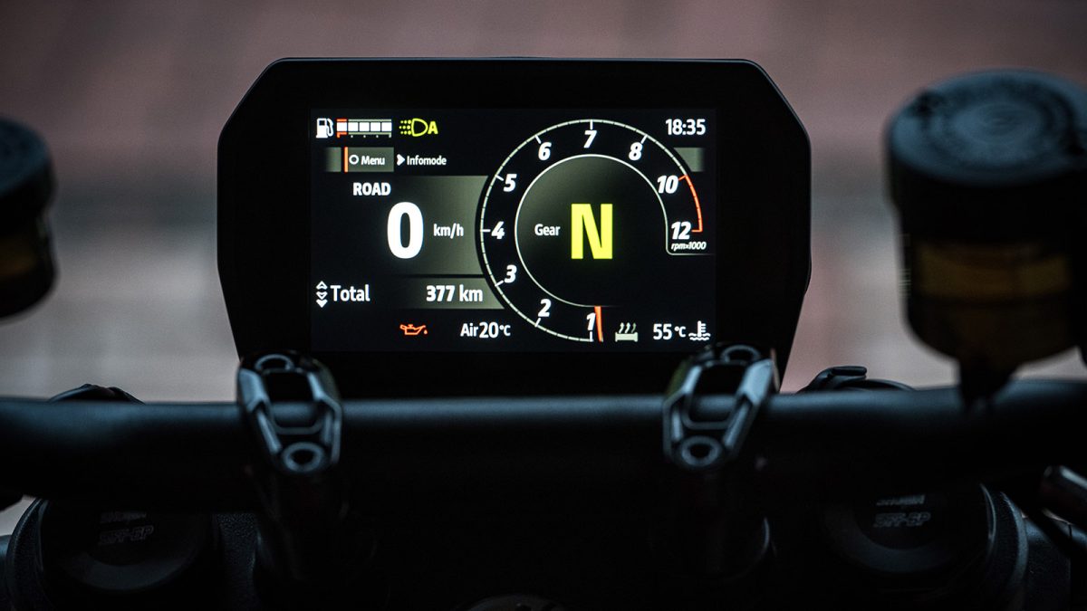 Ducati Monster V2 painel 07 - MotoX