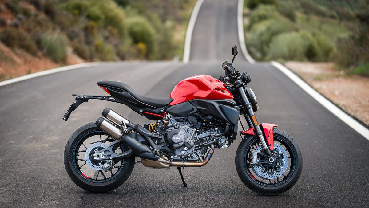 Ducati Monster V2 press 020 - MotoX