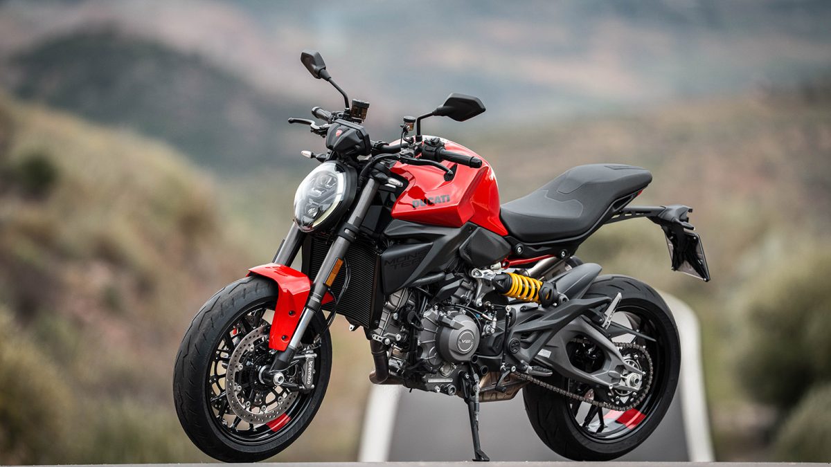 Ducati Monster V2 press 022 - MotoX