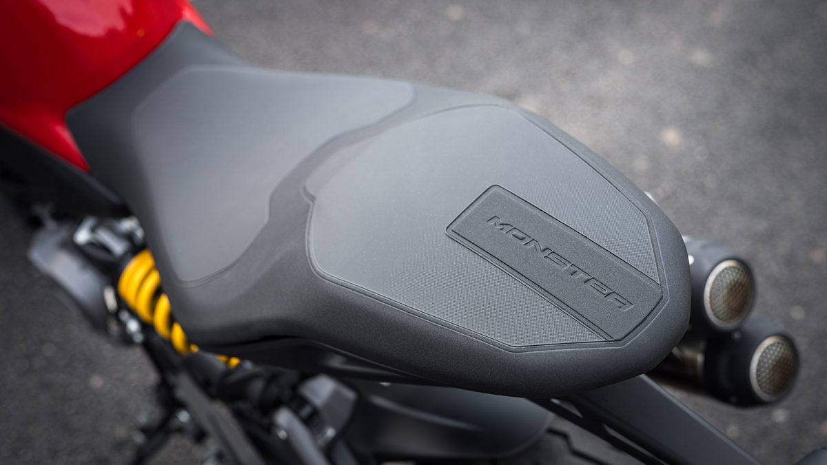 Ducati Monster V2 press 032 - MotoX