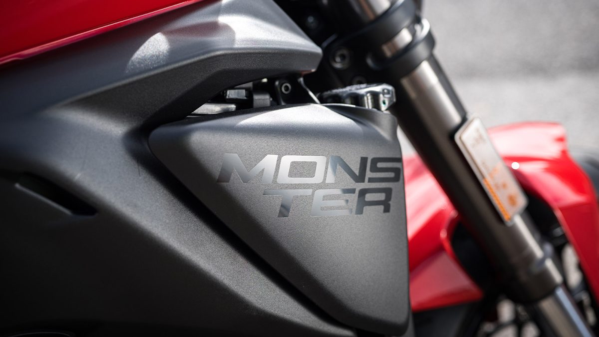 Ducati Monster V2 press 048 - MotoX