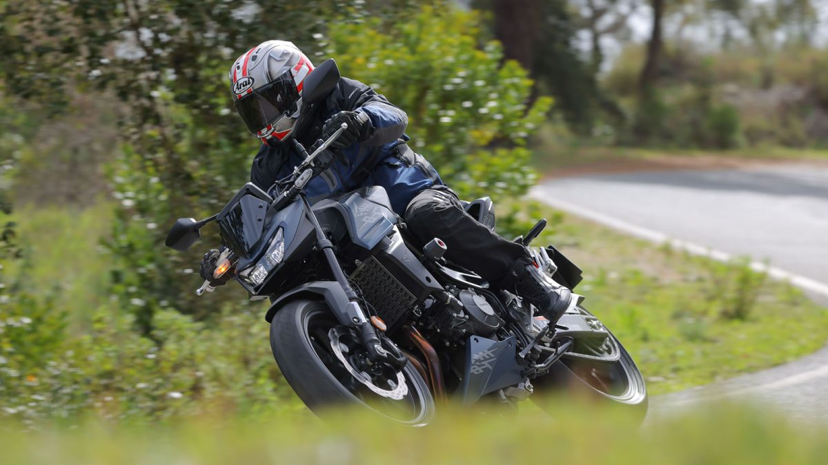 Honda CB750 Hornet E-Clutch 