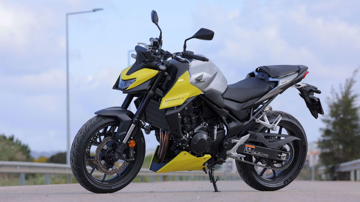 Honda Hornet 750 E-Clutch. O vídeo 2 Honda Hornet 750 E-Clutch