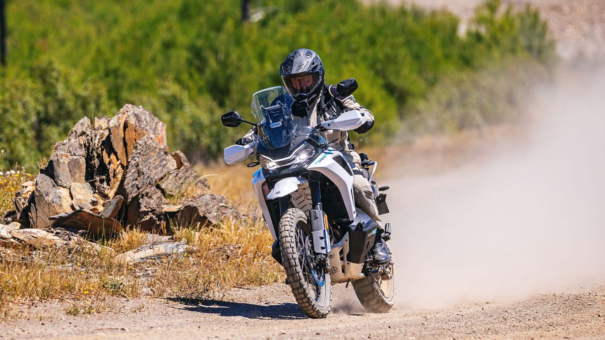 CFMOTO 1000MT X 04 - MotoX