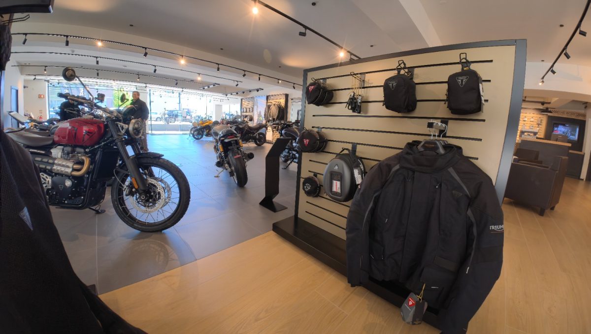 Triumph Portugal loja no Porto 11 - MotoX