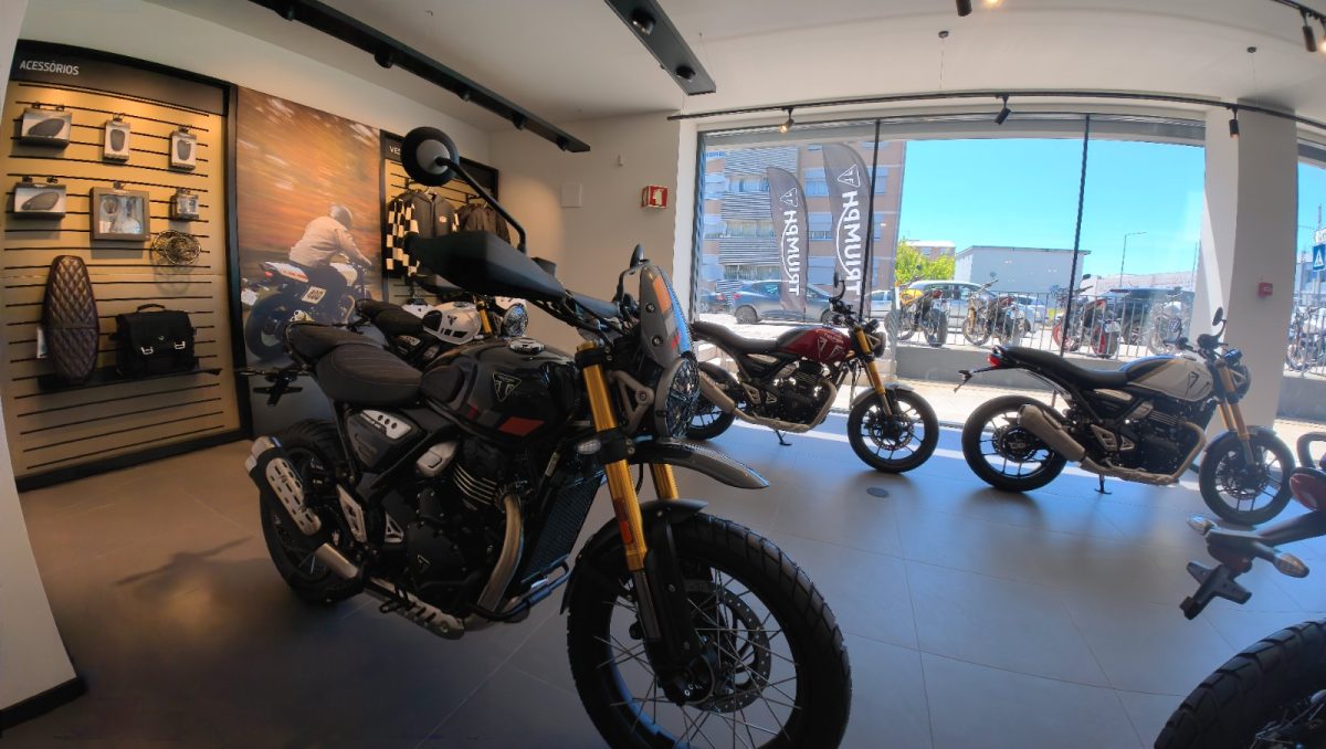 Triumph Portugal loja no Porto 12 - MotoX