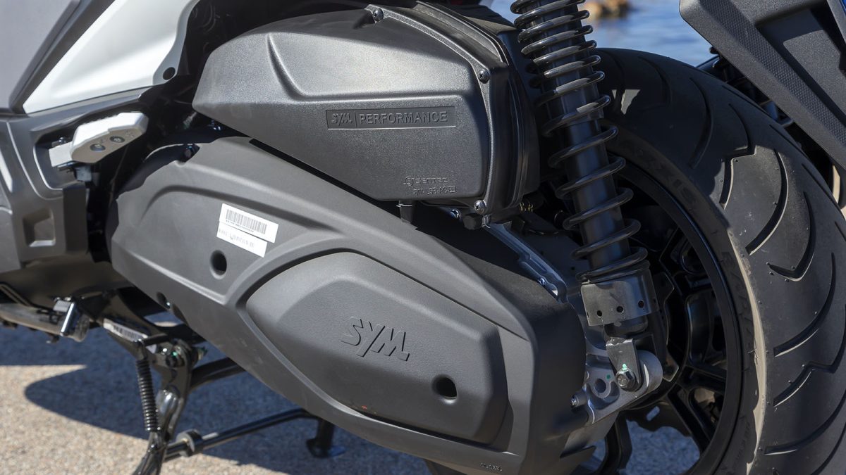 SYM Cruisym 400. Mais por menos ou a equação perfeita? 9 SYM Cruisym 400