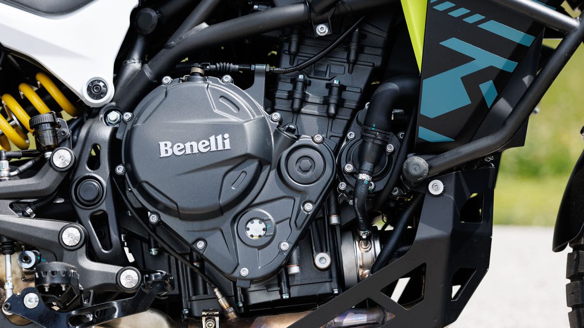 Benelli TRK 902
