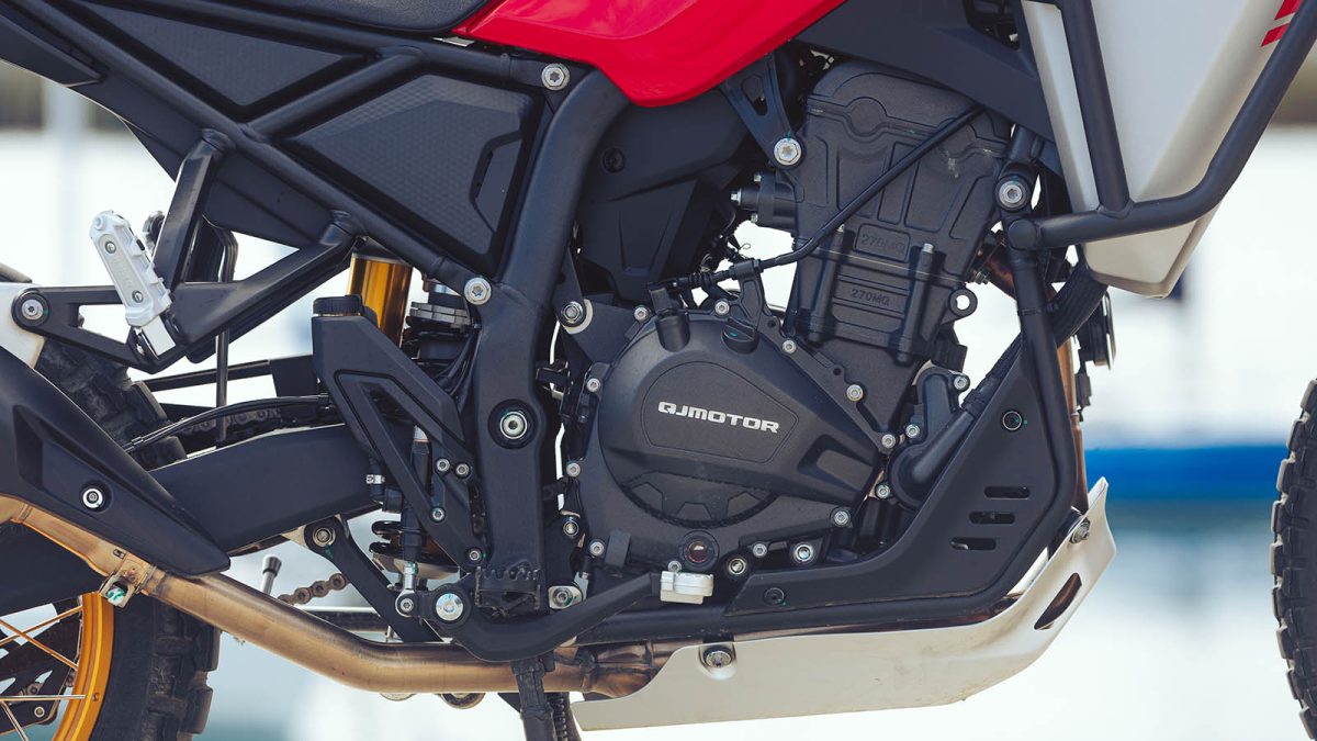 QJ Motor SRT 450RX: Baralhar e dar de novo 7 QJMOTOR SRT 450RX