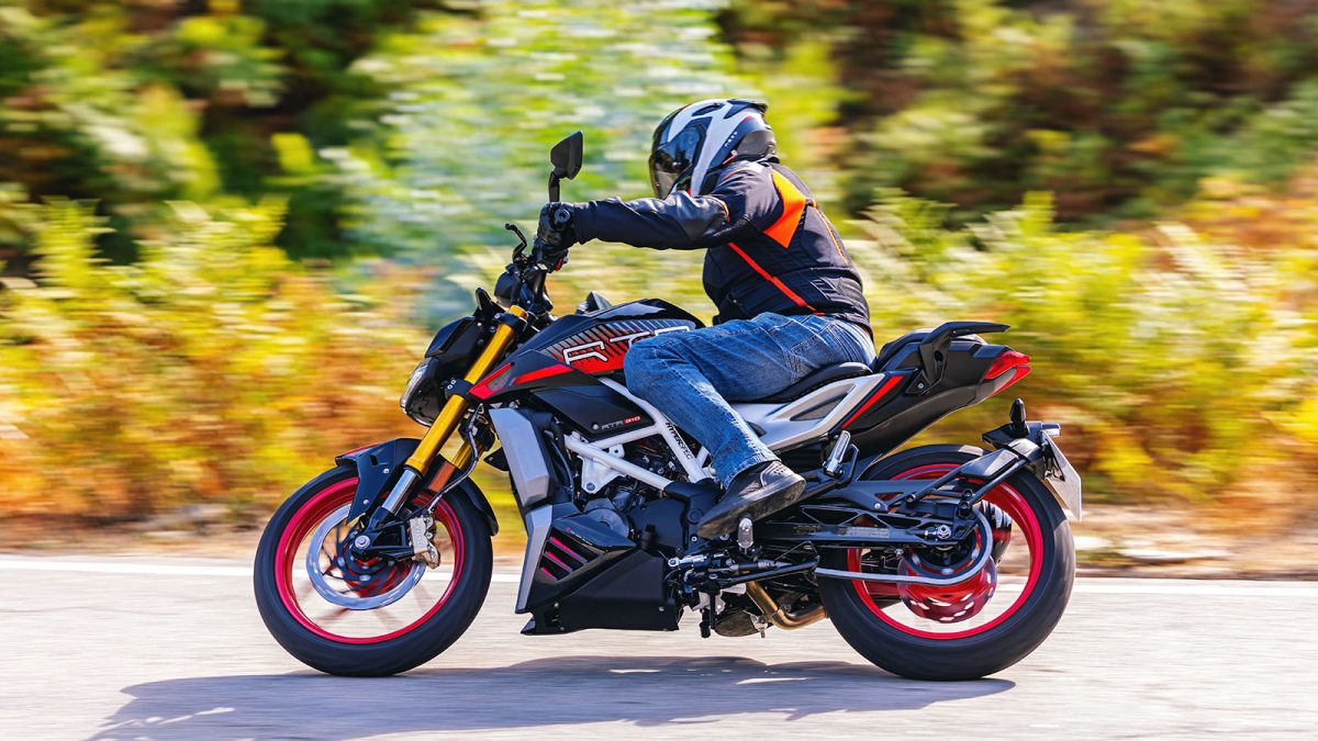 TVS RTR 310 e TVS RR 310. Ambição a dobrar 4 TVS RTR 310