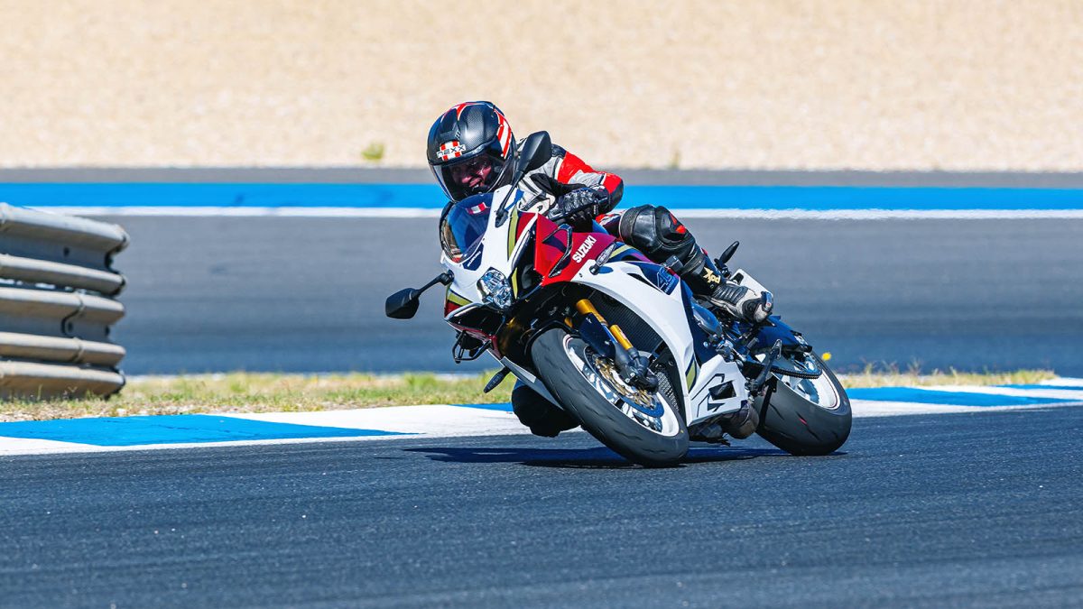 Suzuki GSX-R1000R. Reacender a chama de Hamamatsu 20 Suzuki GSX-R1000R