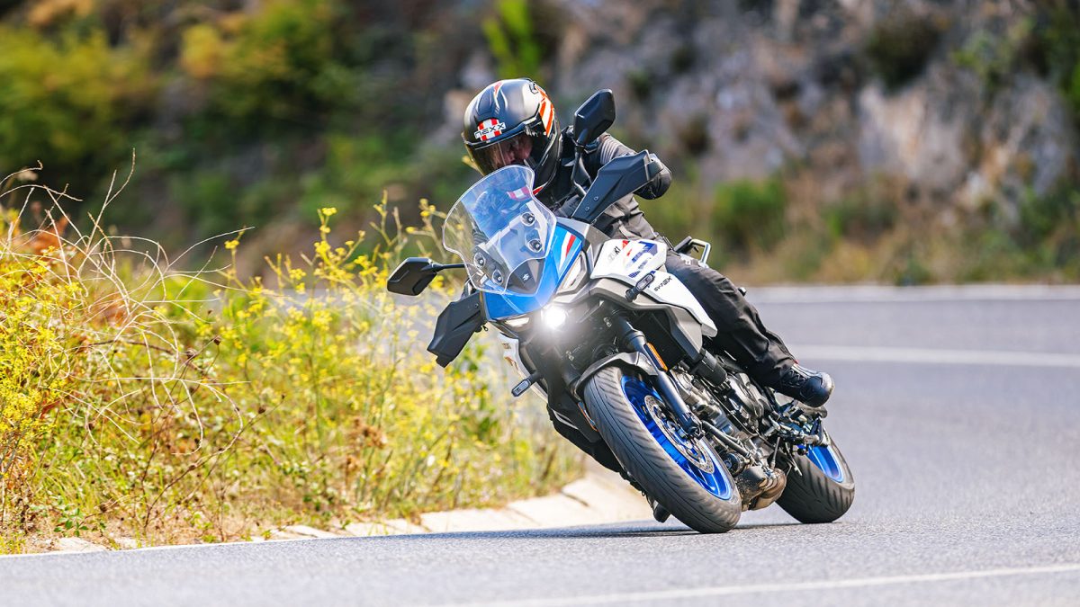 Suzuki SV-7GX. Aperfeiçoar a receita de um sucesso! 4 Suzuki SV-7GX