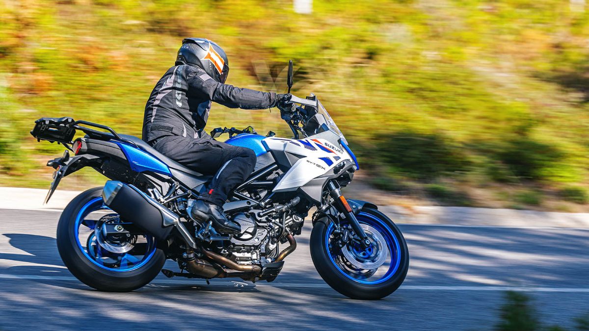 Suzuki SV-7GX. Aperfeiçoar a receita de um sucesso! 13 Suzuki SV-7GX