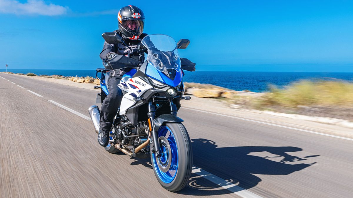 Suzuki SV-7GX. Aperfeiçoar a receita de um sucesso! 23 Suzuki SV-7GX
