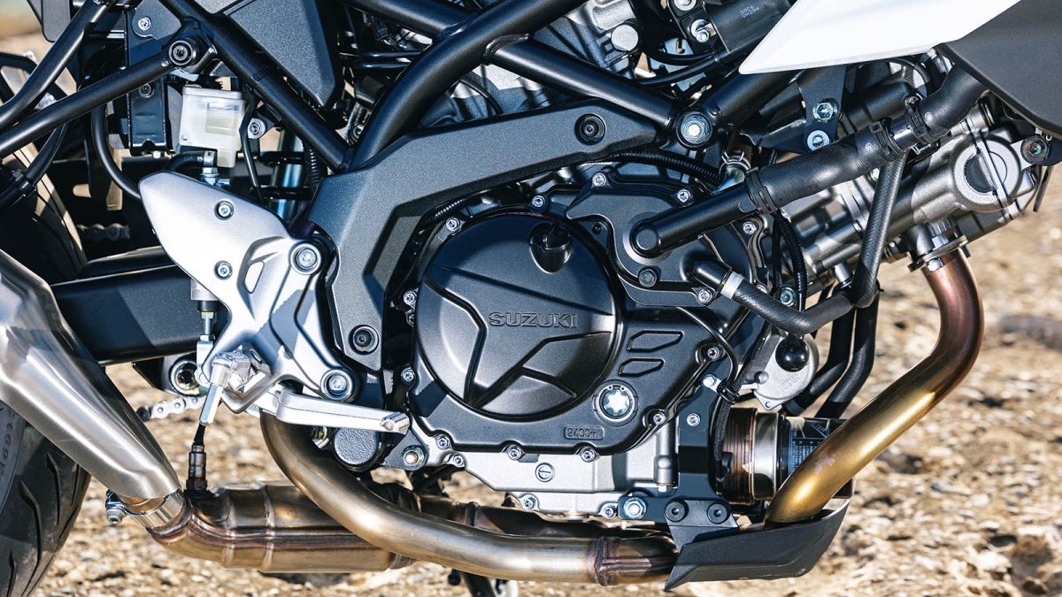 Suzuki SV-7GX. Aperfeiçoar a receita de um sucesso! 11 Suzuki SV-7GX