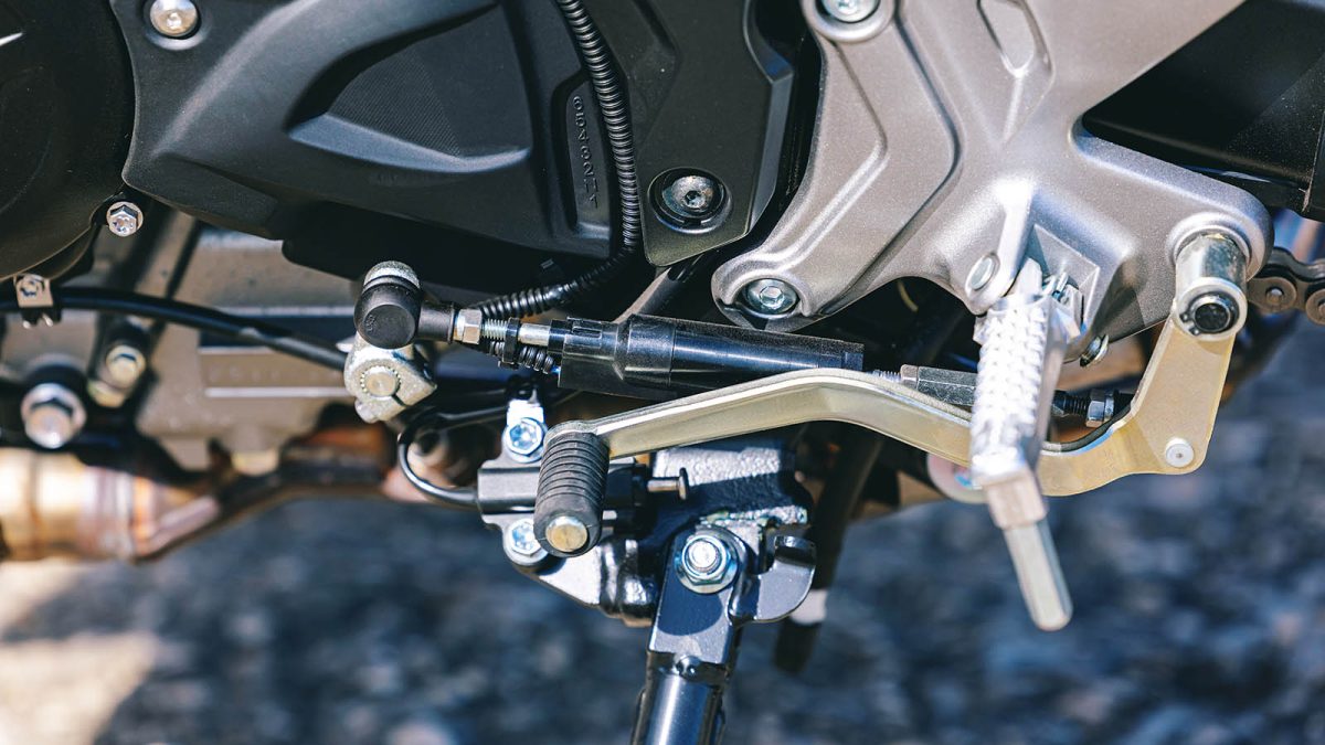 Suzuki SV-7GX. Aperfeiçoar a receita de um sucesso! 24 Suzuki SV-7GX